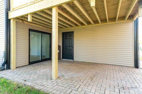 Tiny photo for 112 Ironwood Court, Rolling Meadows, IL 60008 (MLS # 12530188)