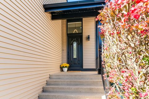 Tiny photo for 112 Ironwood Court, Rolling Meadows, IL 60008 (MLS # 12530188)