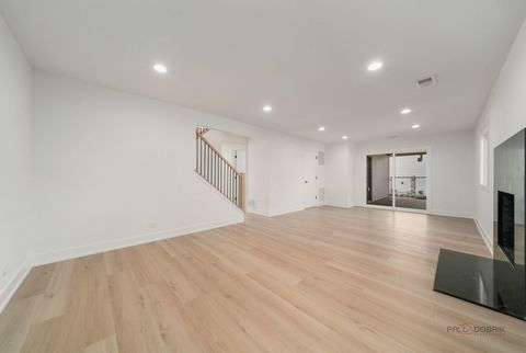 Tiny photo for 112 Ironwood Court, Rolling Meadows, IL 60008 (MLS # 12530188)