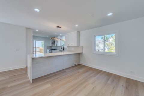 Tiny photo for 112 Ironwood Court, Rolling Meadows, IL 60008 (MLS # 12530188)