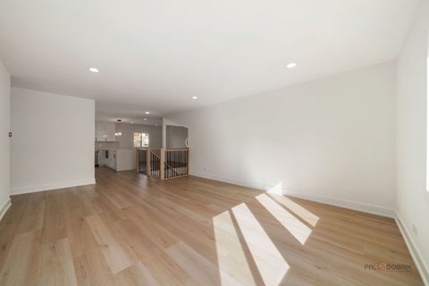 Tiny photo for 112 Ironwood Court, Rolling Meadows, IL 60008 (MLS # 12530188)