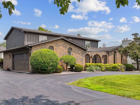 2s661 Avenue LaTours Oak Brook IL 60523