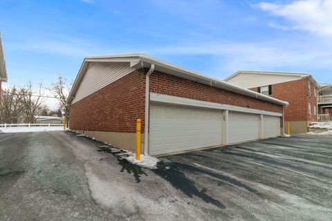 Tiny photo for 565 Maple Avenue #8, Lisle, IL 60532 (MLS # 12514764)