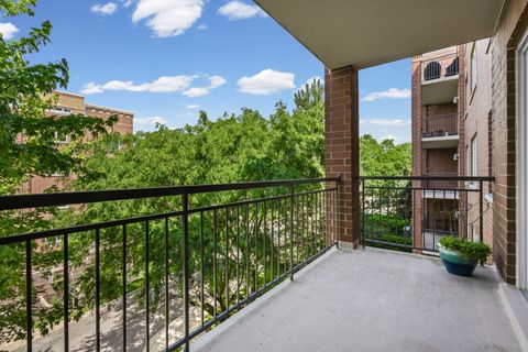 Tiny photo for 5055 Madison Street #403, Skokie, IL 60077 (MLS # 12677306)