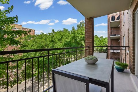 Tiny photo for 5055 Madison Street #403, Skokie, IL 60077 (MLS # 12677306)