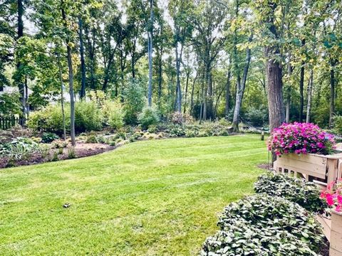 Tiny photo for 11 Wellington Court, Lincolnshire, IL 60069 (MLS # 12562452)