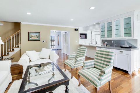 Tiny photo for 11 Wellington Court, Lincolnshire, IL 60069 (MLS # 12562452)