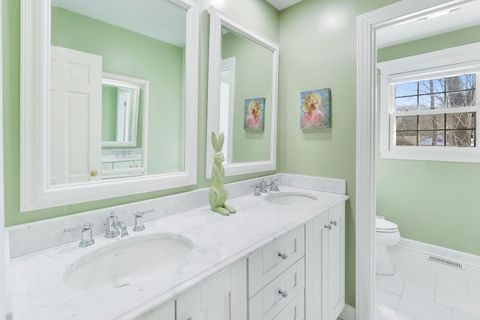 Tiny photo for 11 Wellington Court, Lincolnshire, IL 60069 (MLS # 12562452)