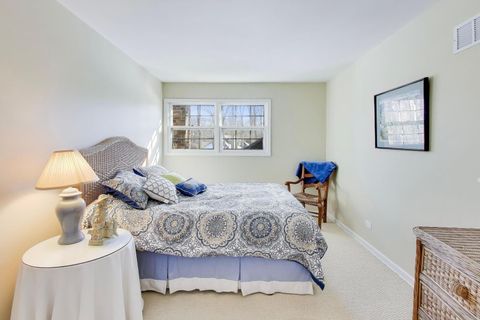 Tiny photo for 11 Wellington Court, Lincolnshire, IL 60069 (MLS # 12562452)