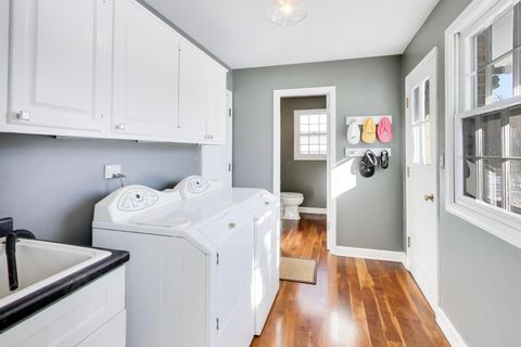 Tiny photo for 11 Wellington Court, Lincolnshire, IL 60069 (MLS # 12562452)