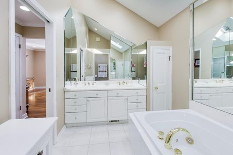 Tiny photo for 11 Wellington Court, Lincolnshire, IL 60069 (MLS # 12562452)