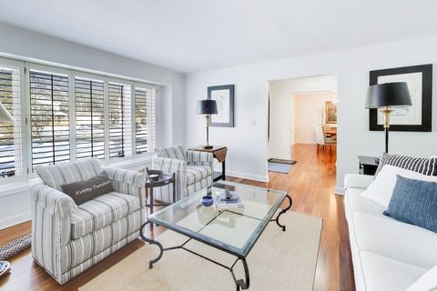 Tiny photo for 11 Wellington Court, Lincolnshire, IL 60069 (MLS # 12562452)