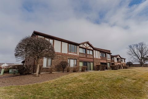 Tiny photo for 9724 W Creek Road #B2, Palos Park, IL 60464 (MLS # 12570230)