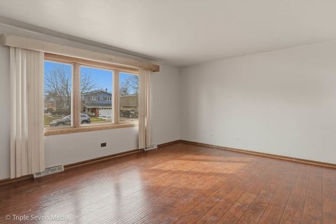 Tiny photo for 7412 160th Street, Tinley Park, IL 60477 (MLS # 12575149)