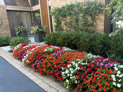 Tiny photo for 990 Sheridan Road, Highland Park, IL 60035 (MLS # 12471125)