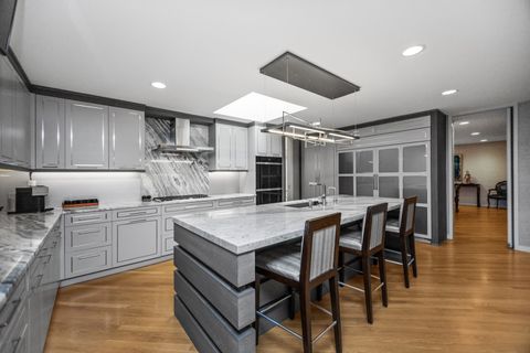 Tiny photo for 990 Sheridan Road, Highland Park, IL 60035 (MLS # 12471125)