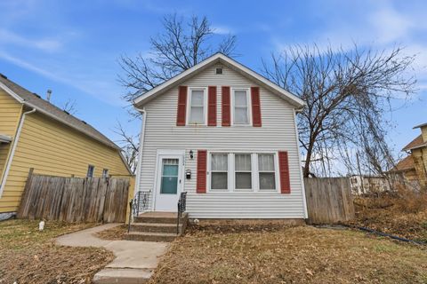 Photo of 1324 Marquette Street, Davenport, IA 52804 (MLS # 12548788)