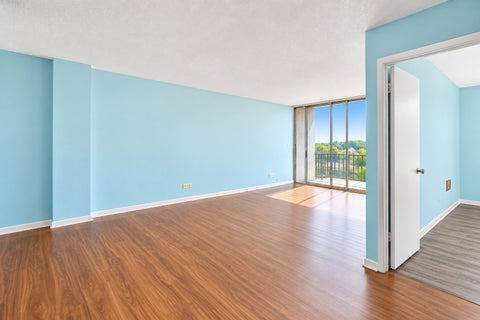 Tiny photo for 1043 S York Road #409, Bensenville, IL 60106 (MLS # 12759700)