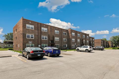 Tiny photo for 3704 215th Street #205, Matteson, IL 60443 (MLS # 12424389)