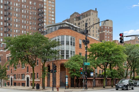 Photo of 339 W Webster Avenue #1A, Chicago, IL 60614 (MLS # 12765810)