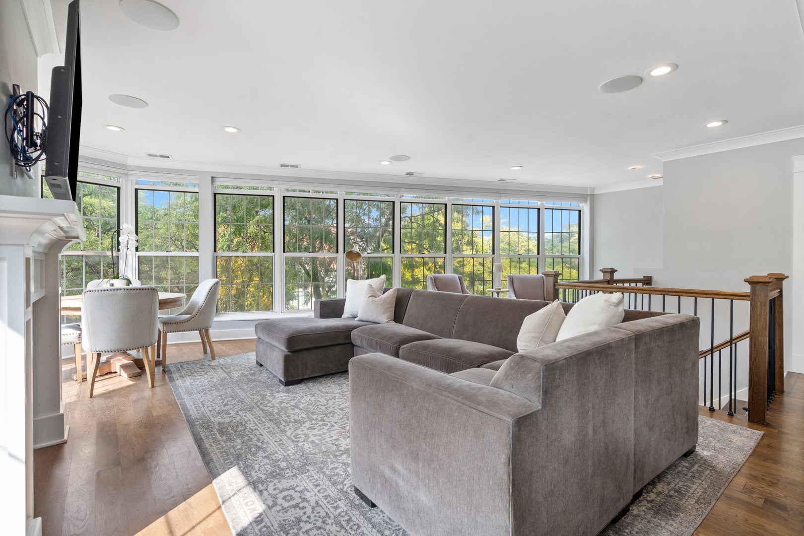 339 W Webster Avenue 1A