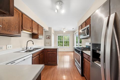 Tiny photo for 256 Southwick Court #256, Vernon Hills, IL 60061 (MLS # 12666136)