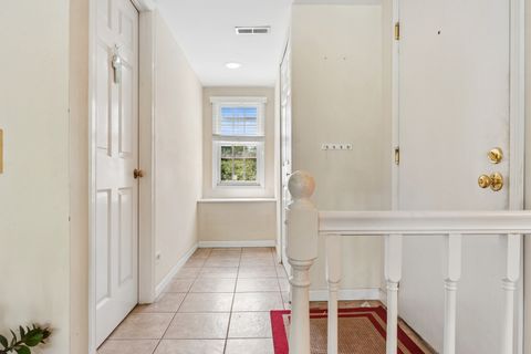 Tiny photo for 256 Southwick Court #256, Vernon Hills, IL 60061 (MLS # 12666136)