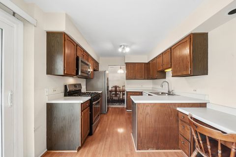 Tiny photo for 256 Southwick Court #256, Vernon Hills, IL 60061 (MLS # 12666136)