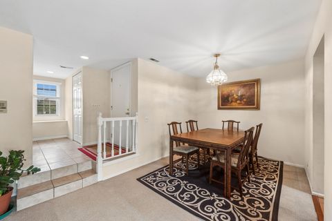 Tiny photo for 256 Southwick Court #256, Vernon Hills, IL 60061 (MLS # 12666136)