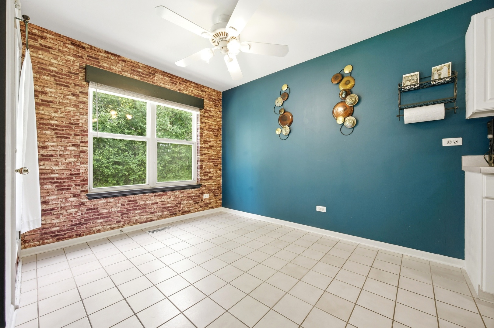 383 Woodview Circle A
