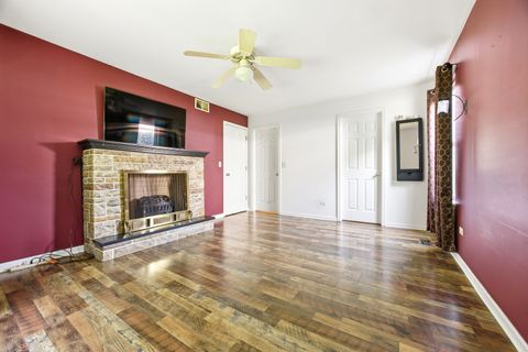 Tiny photo for 383 Woodview Circle #A, Elgin, IL 60120 (MLS # 12662342)