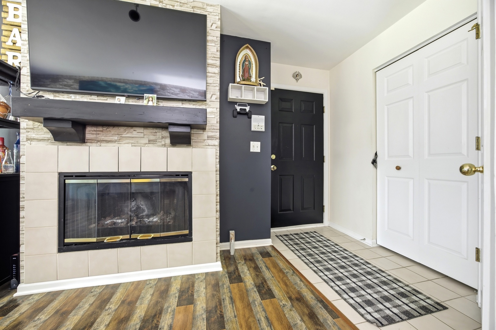 383 Woodview Circle A