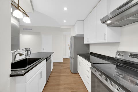 Tiny photo for 2100 N Lincoln Park West Avenue #7FN, Chicago, IL 60614 (MLS # 12737680)