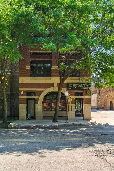 2343 W Montrose Avenue 101 Chicago IL 60618