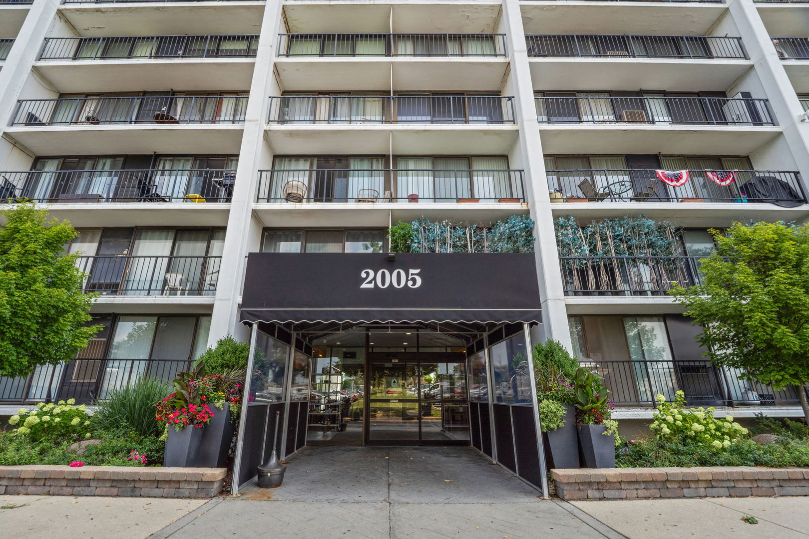 2005 S Finley Road 212