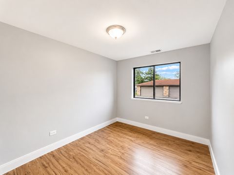 Tiny photo for 14949 Lakeview Drive #102, Orland Park, IL 60462 (MLS # 12642690)