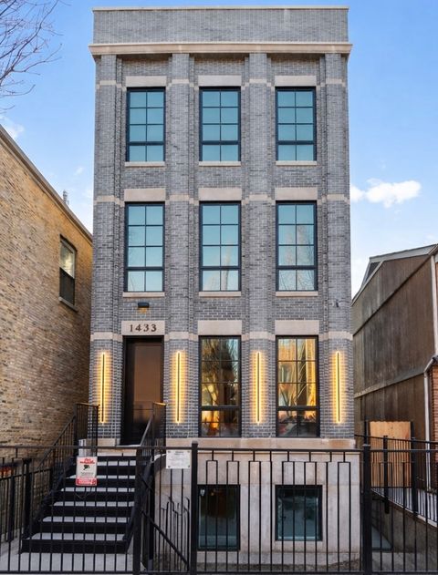 1433 W Cortez Street 3 Chicago IL 60622