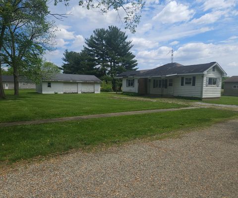 Photo of 907 S Spruce Street, Villa Grove, IL 61956 (MLS # 12348474)