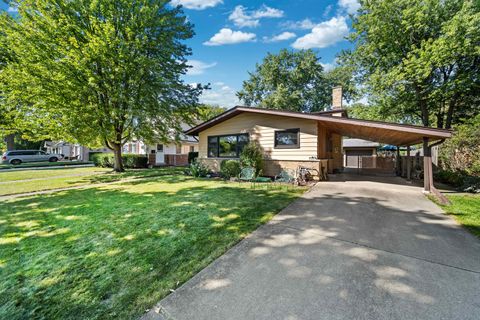 Photo of 1814 Illinois Road, Northbrook, IL 60062 (MLS # 12476917)