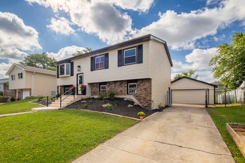 Photo of 7727 166th Street, Tinley Park, IL 60477 (MLS # 12514703)