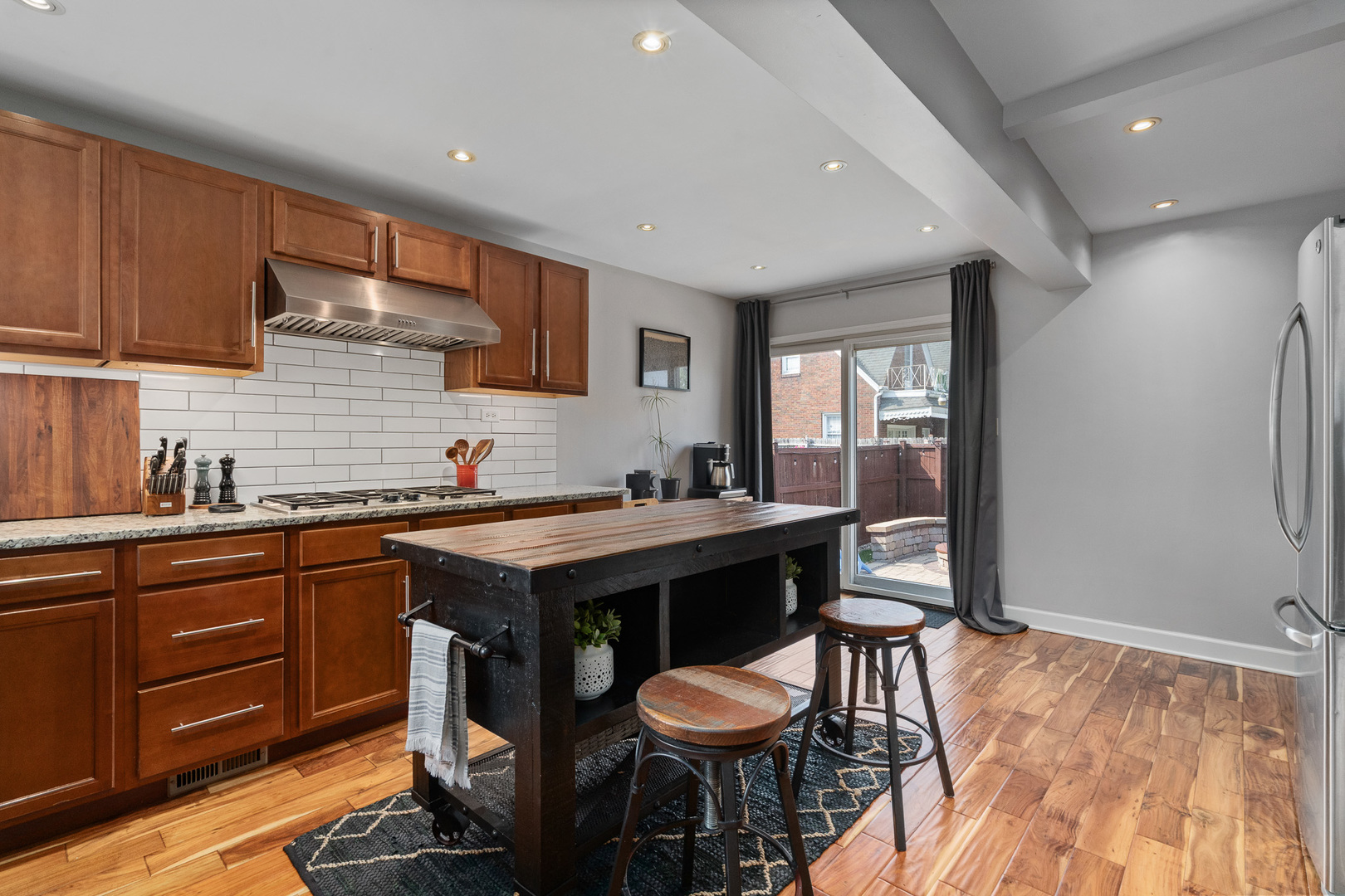 592 E 13th Street