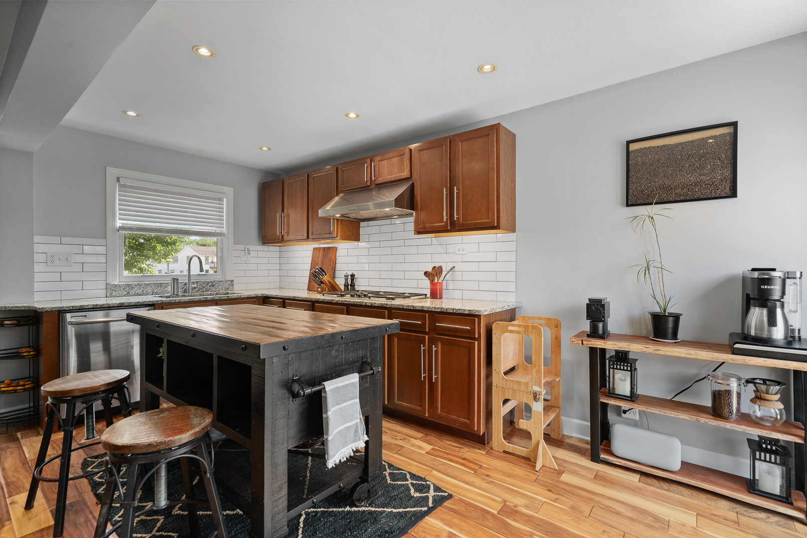 592 E 13th Street