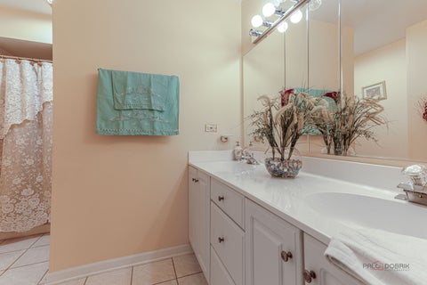 Tiny photo for 8000 N OKETO Avenue, Niles, IL 60714 (MLS # 12794465)