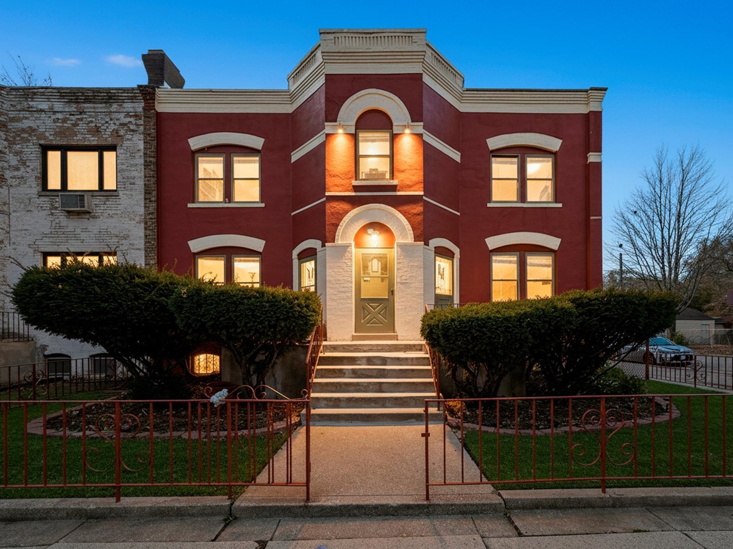 11400 S Champlain Avenue