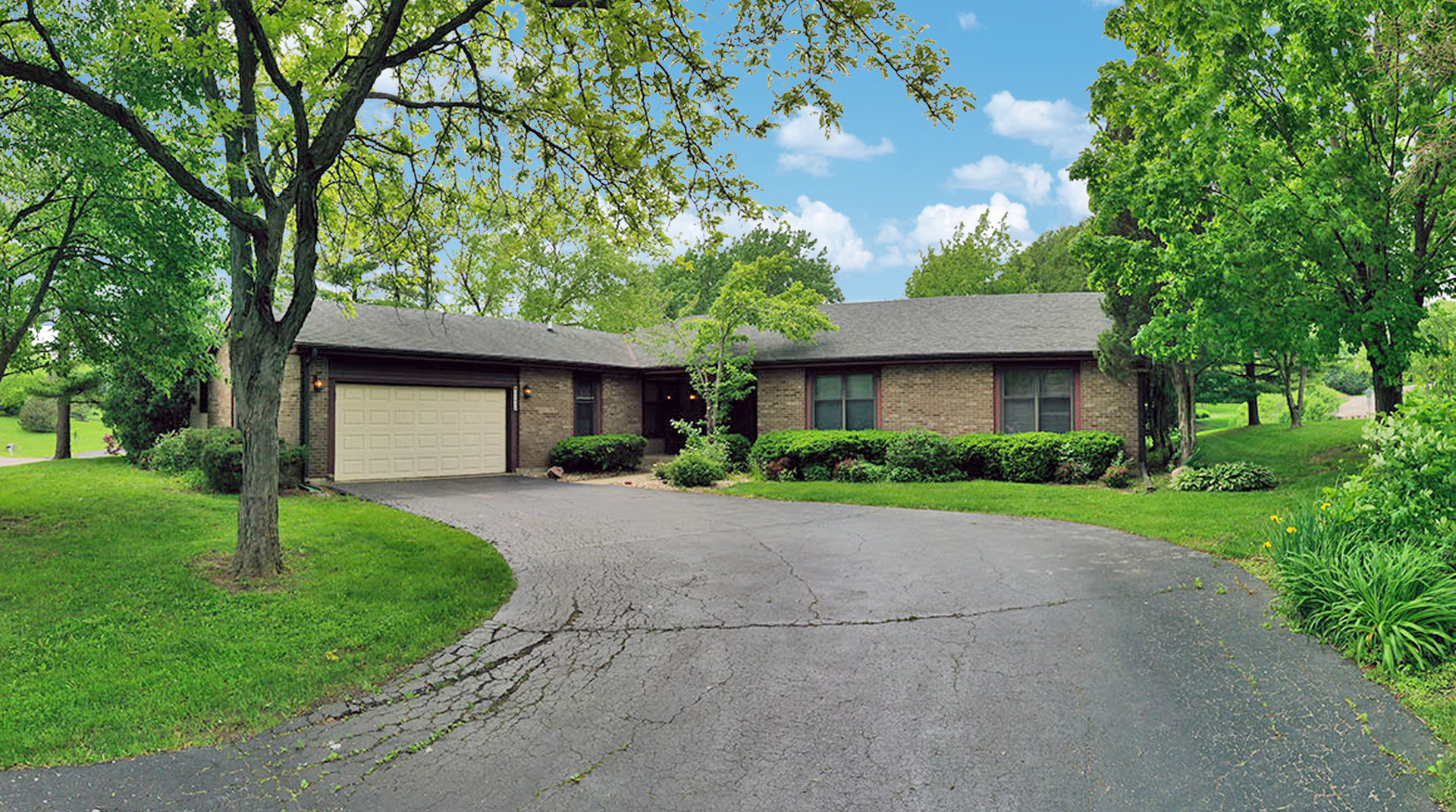 23428 W Mallard Court