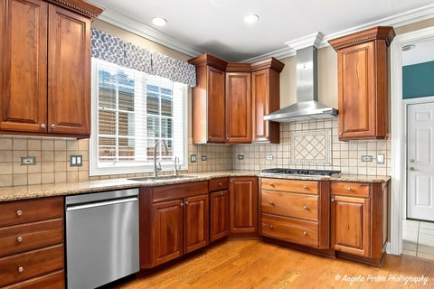 Tiny photo for 2341 Catherine Street, Northbrook, IL 60062 (MLS # 12629448)
