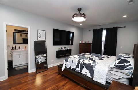 Tiny photo for 2922 N New England Avenue, Chicago, IL 60634 (MLS # 12682150)