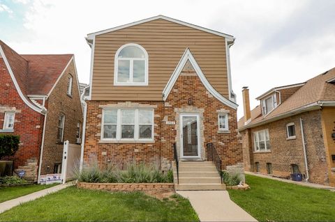 Photo of 2922 N New England Avenue, Chicago, IL 60634 (MLS # 12682150)
