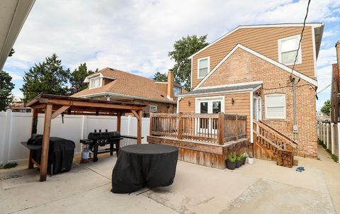 Tiny photo for 2922 N New England Avenue, Chicago, IL 60634 (MLS # 12682150)