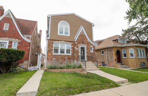 Tiny photo for 2922 N New England Avenue, Chicago, IL 60634 (MLS # 12682150)